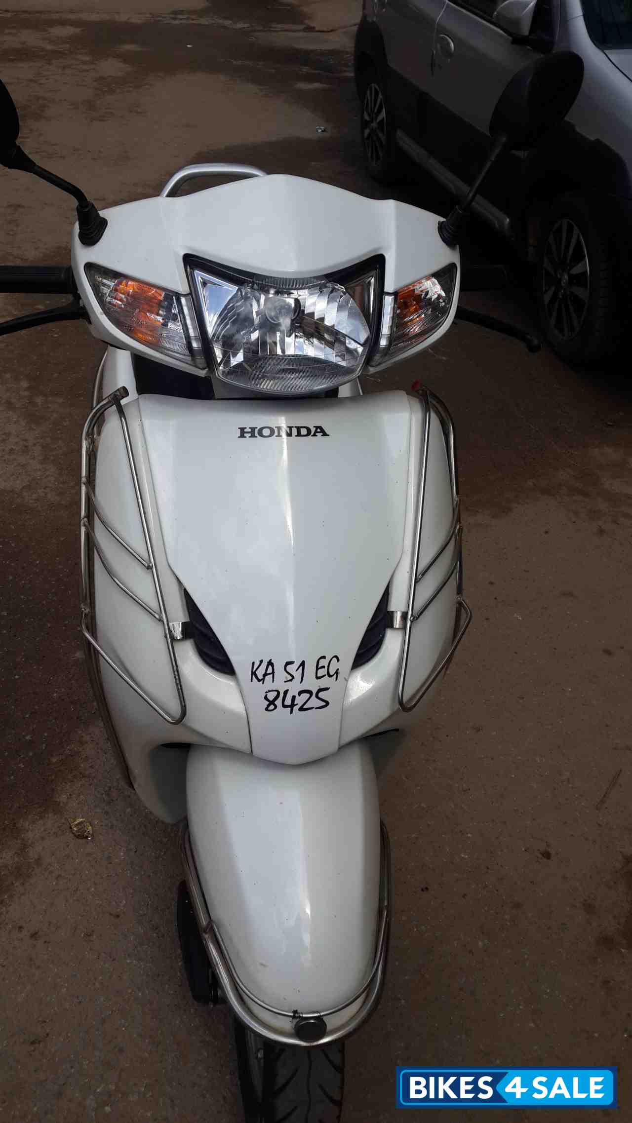 White Honda Activa