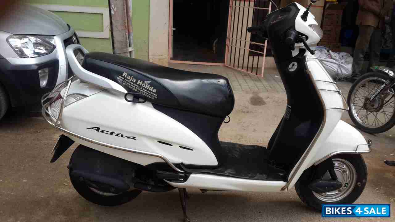 White Honda Activa