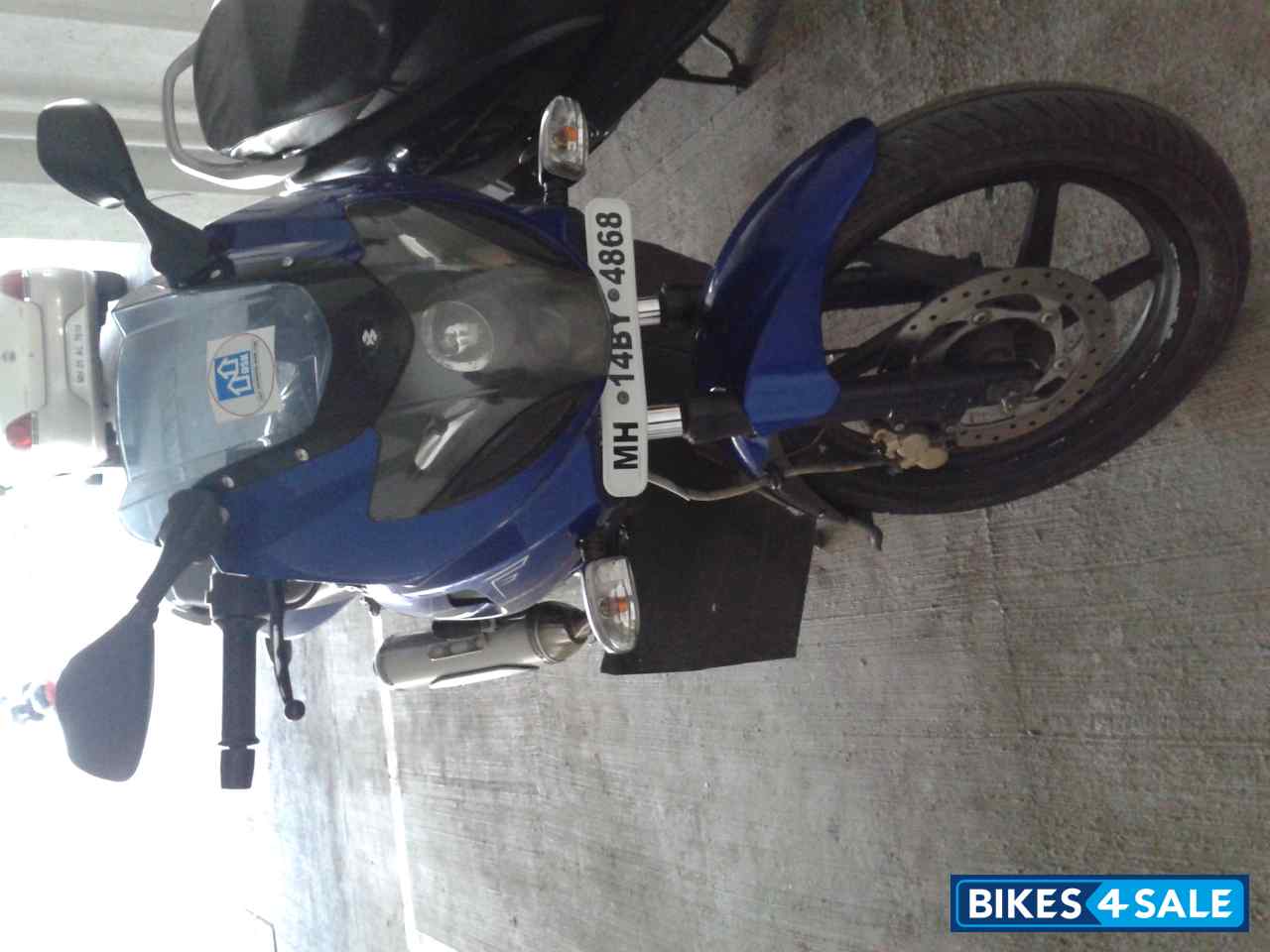Blue Bajaj Pulsar 220 DTSi