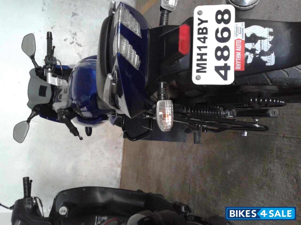 Blue Bajaj Pulsar 220 DTSi