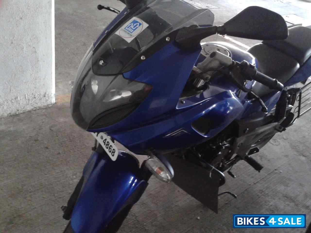 Blue Bajaj Pulsar 220 DTSi