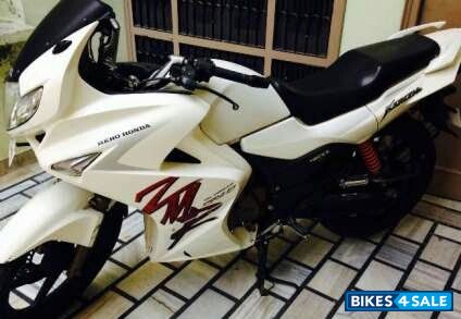 White Hero Karizma ZMR