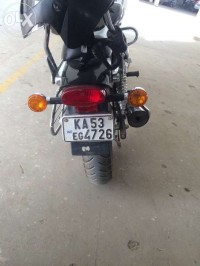 Black Bajaj Avenger 220 DTS-i