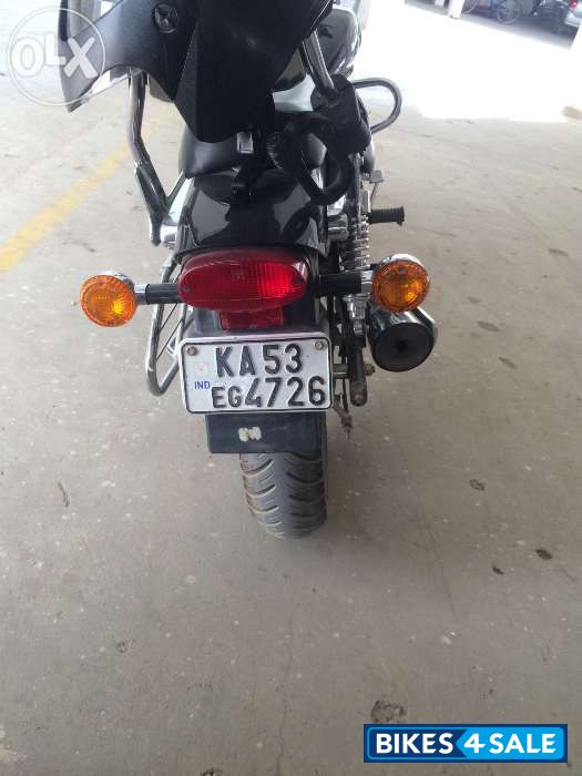 Black Bajaj Avenger 220 DTS-i