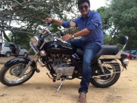 Black Bajaj Avenger 220 DTS-i