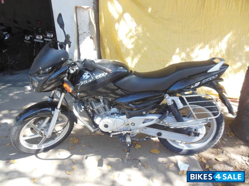 Black Bajaj Pulsar 150 DTSi