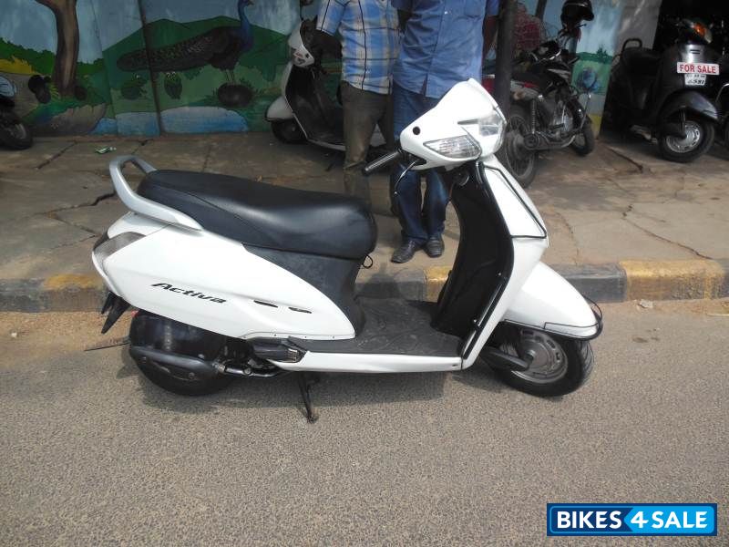 White Honda Activa
