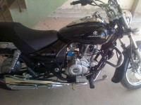 Black Bajaj Avenger 220 DTS-i