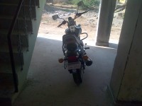 Black Bajaj Avenger 220 DTS-i