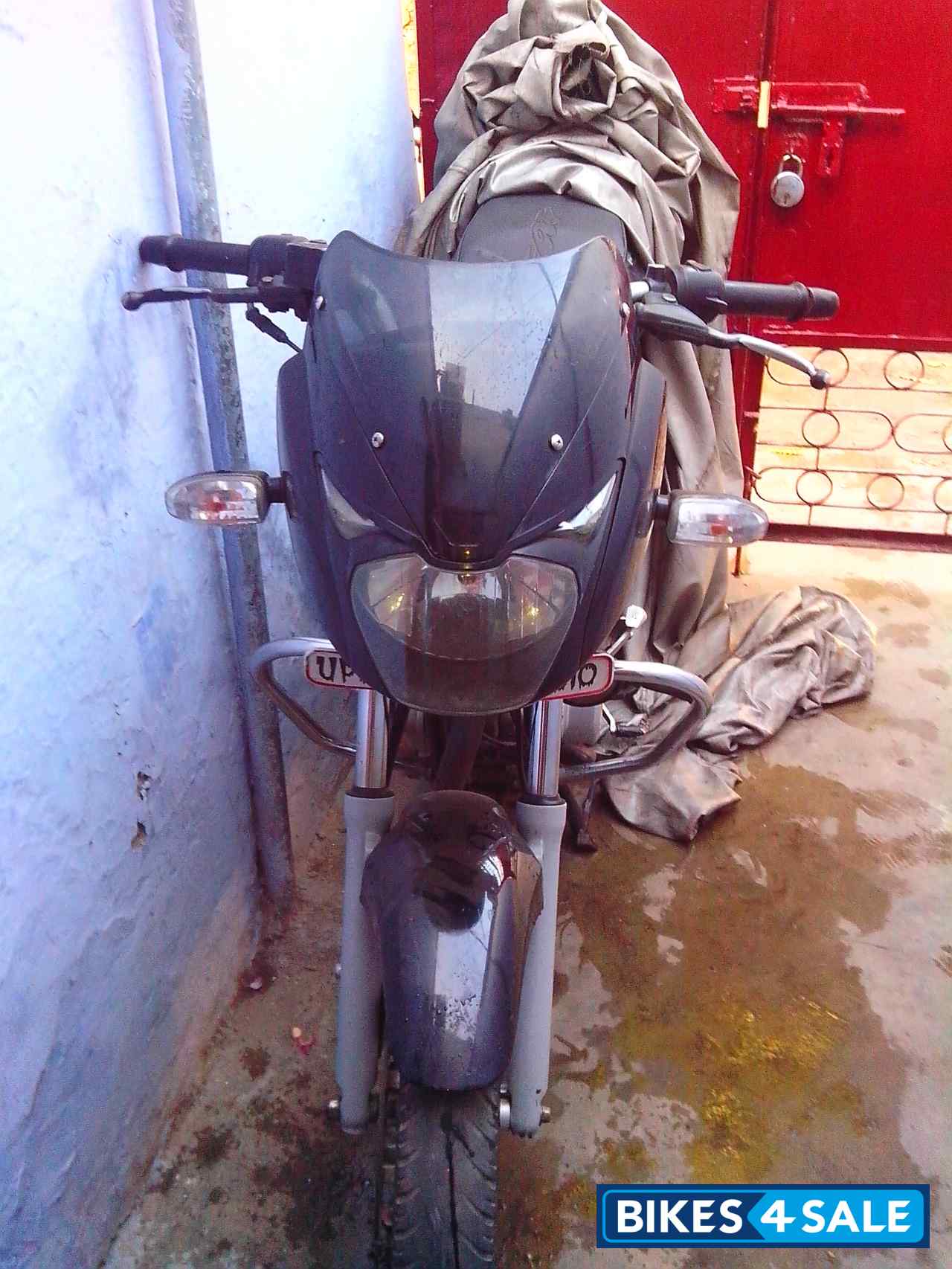 Black Bajaj Pulsar 150 DTSi