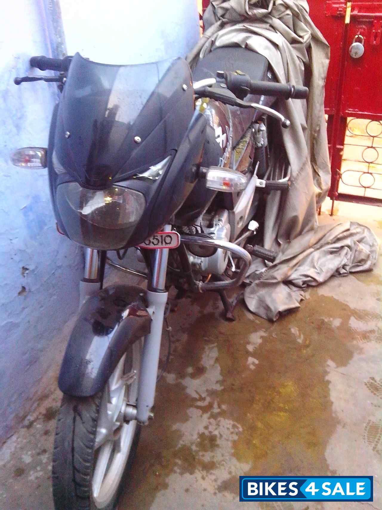 Black Bajaj Pulsar 150 DTSi Black Bajaj Pulsar 150 DTSi