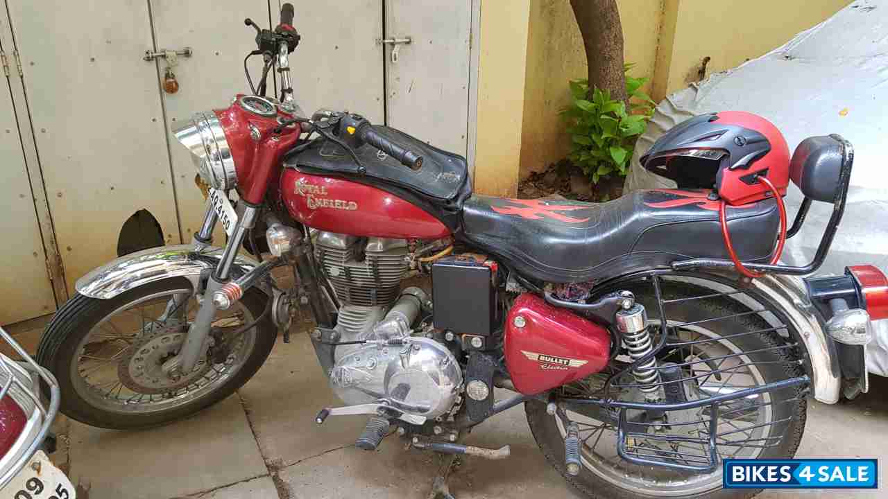 Wine Red Royal Enfield Bullet Electra Twinspark
