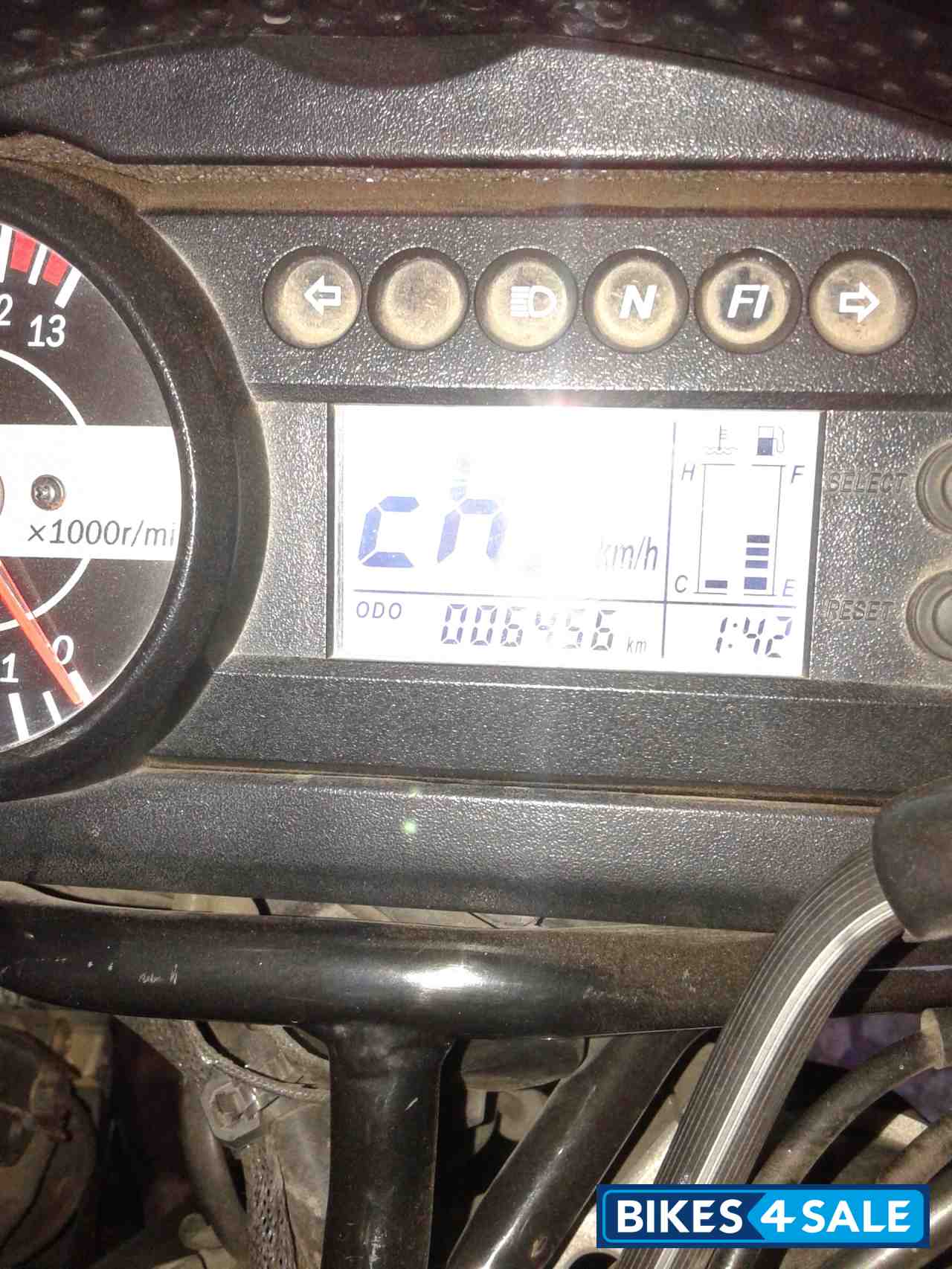 Black Hyosung GT650R