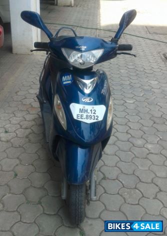 Blue Mahindra Rodeo