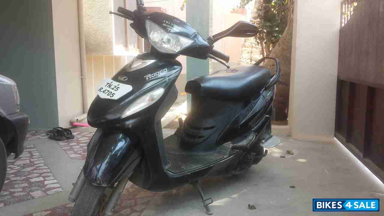 Black Mahindra Rodeo Black Mahindra Rodeo