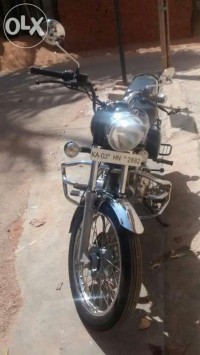 Black Royal Enfield Bullet Electra Twinspark