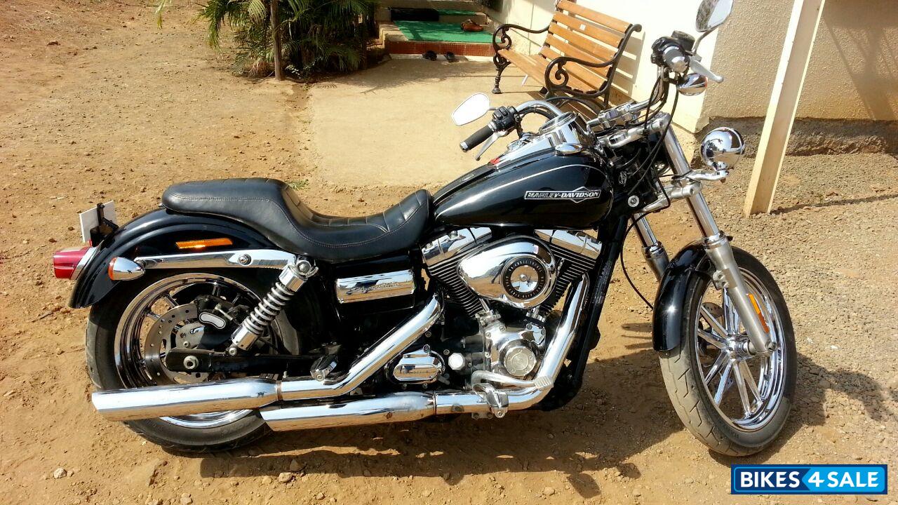 Black Harley Davidson Dyna FXDC Super Glide Custom