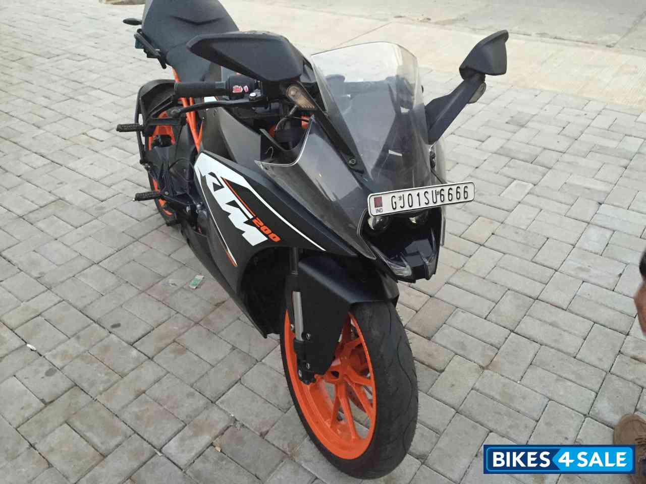 Black Mate KTM RC 200