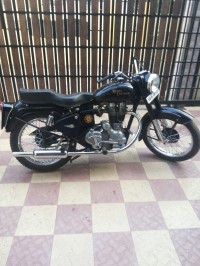 Black Royal Enfield Vintage Bullet