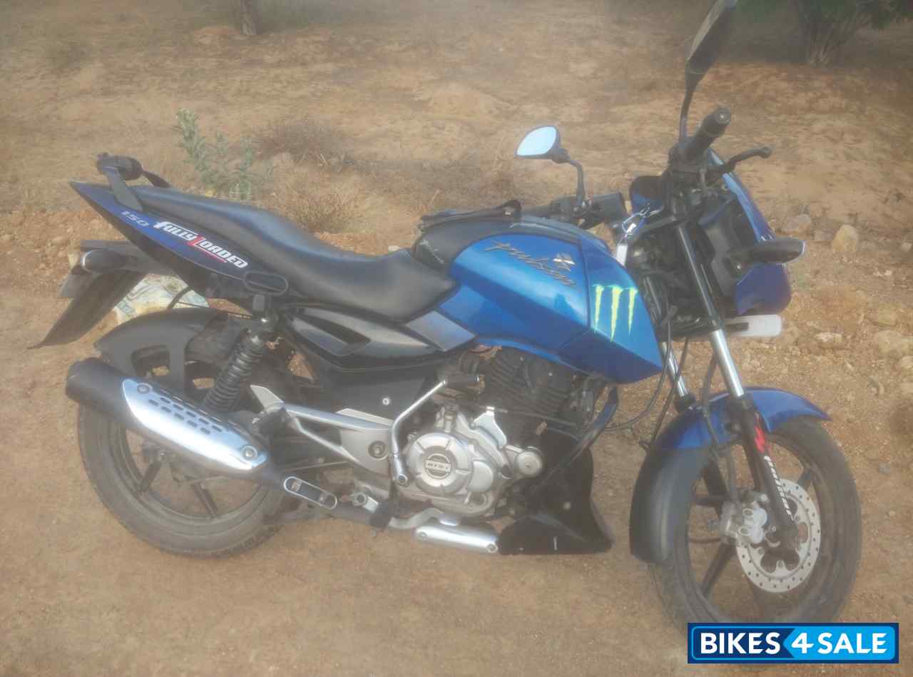 Blue Bajaj Pulsar 150 DTSi