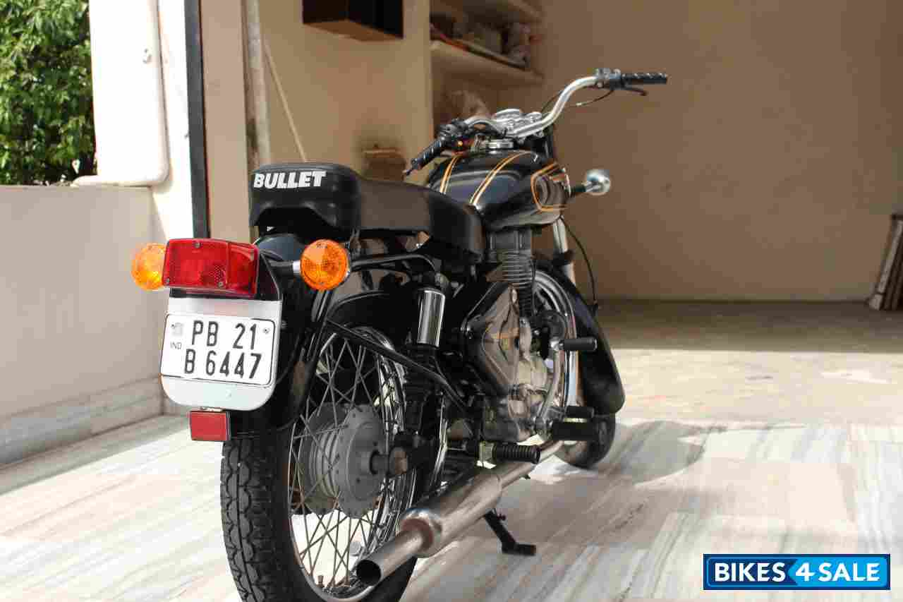Black Royal Enfield Bullet Standard 350 Black Royal Enfield Bullet Standard 350