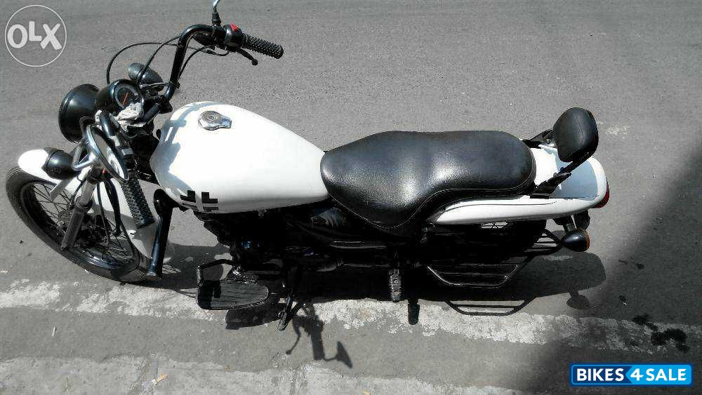White Yamaha Enticer White Yamaha Enticer
