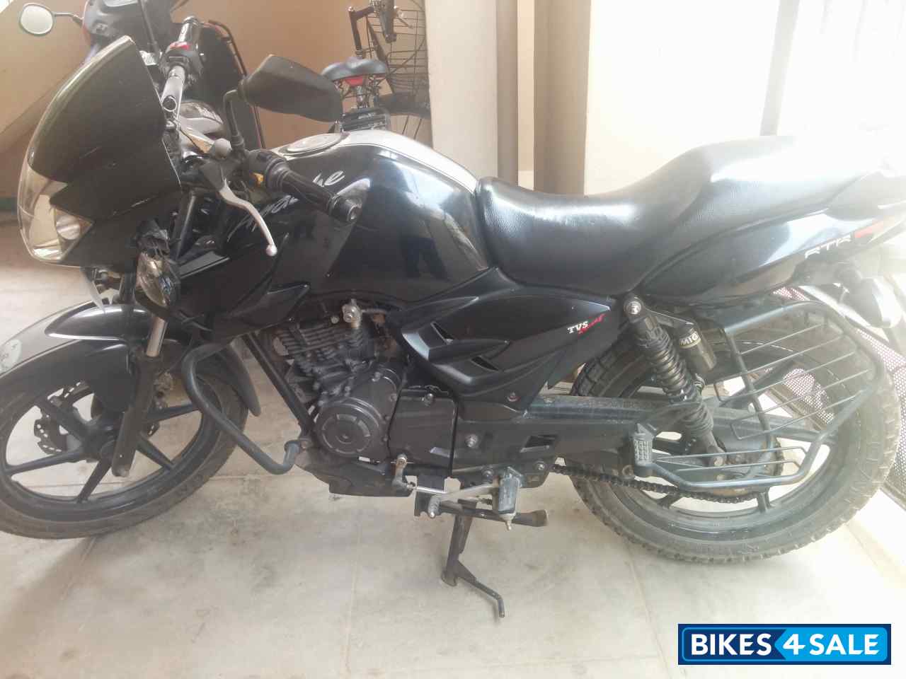 Black TVS Apache RTR 160 Black TVS Apache RTR 160