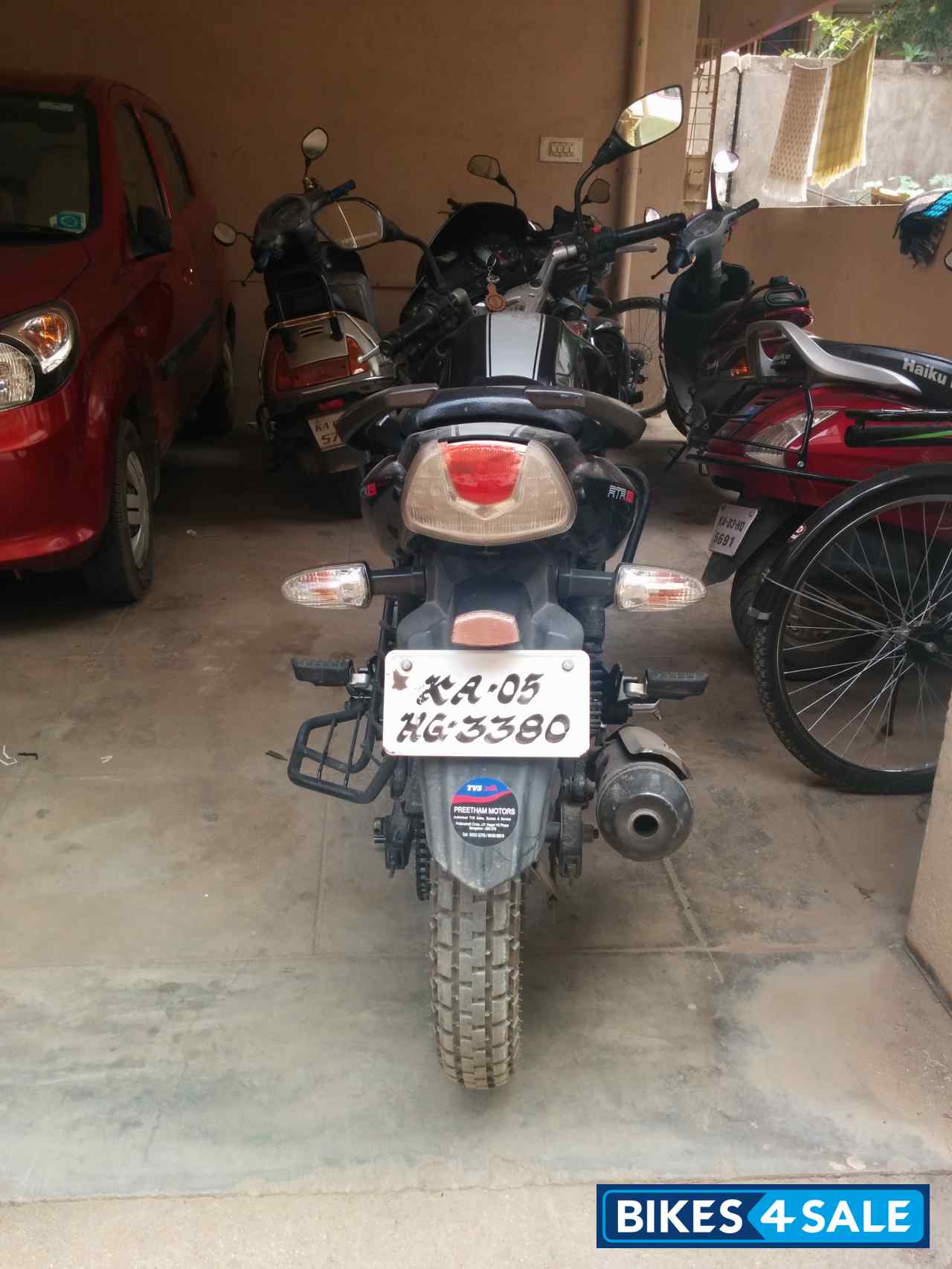 Black TVS Apache RTR 160 Black TVS Apache RTR 160