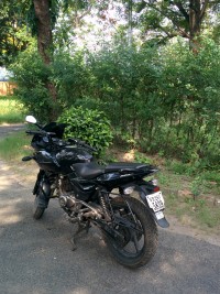 Black Bajaj Pulsar 220 DTSi