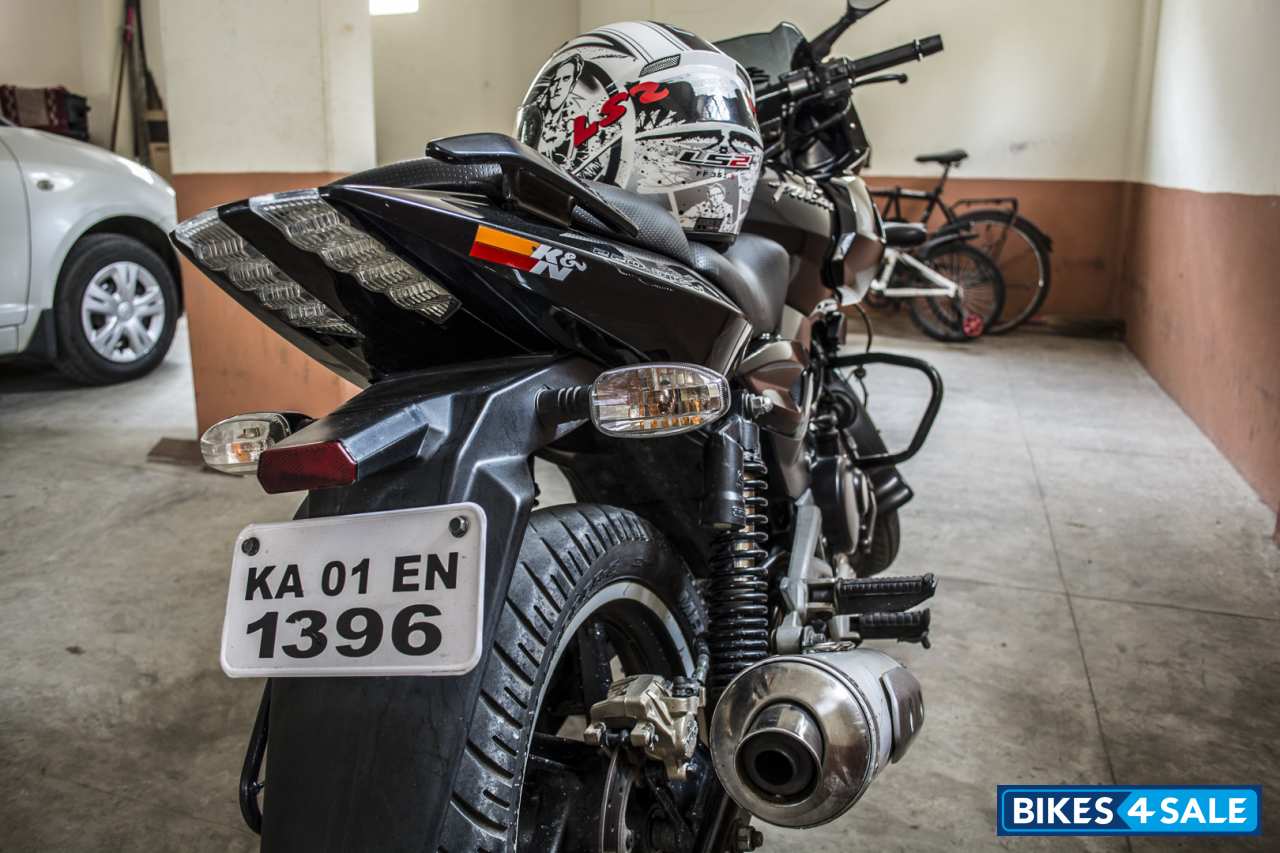 Black Bajaj Pulsar 220 DTSi