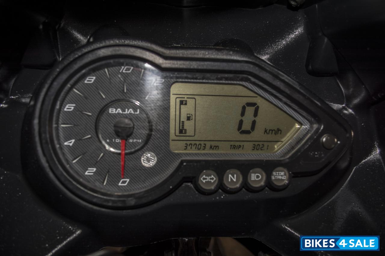 Black Bajaj Pulsar 220 DTSi