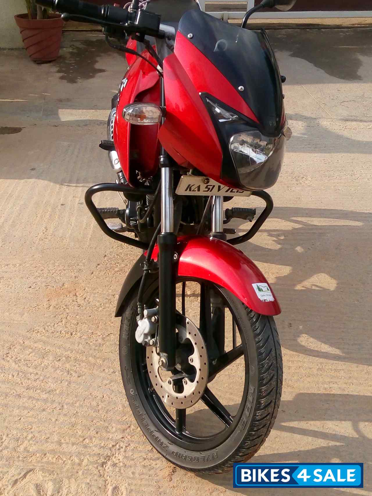 Red Bajaj Pulsar 150 DTSi Red Bajaj Pulsar 150 DTSi