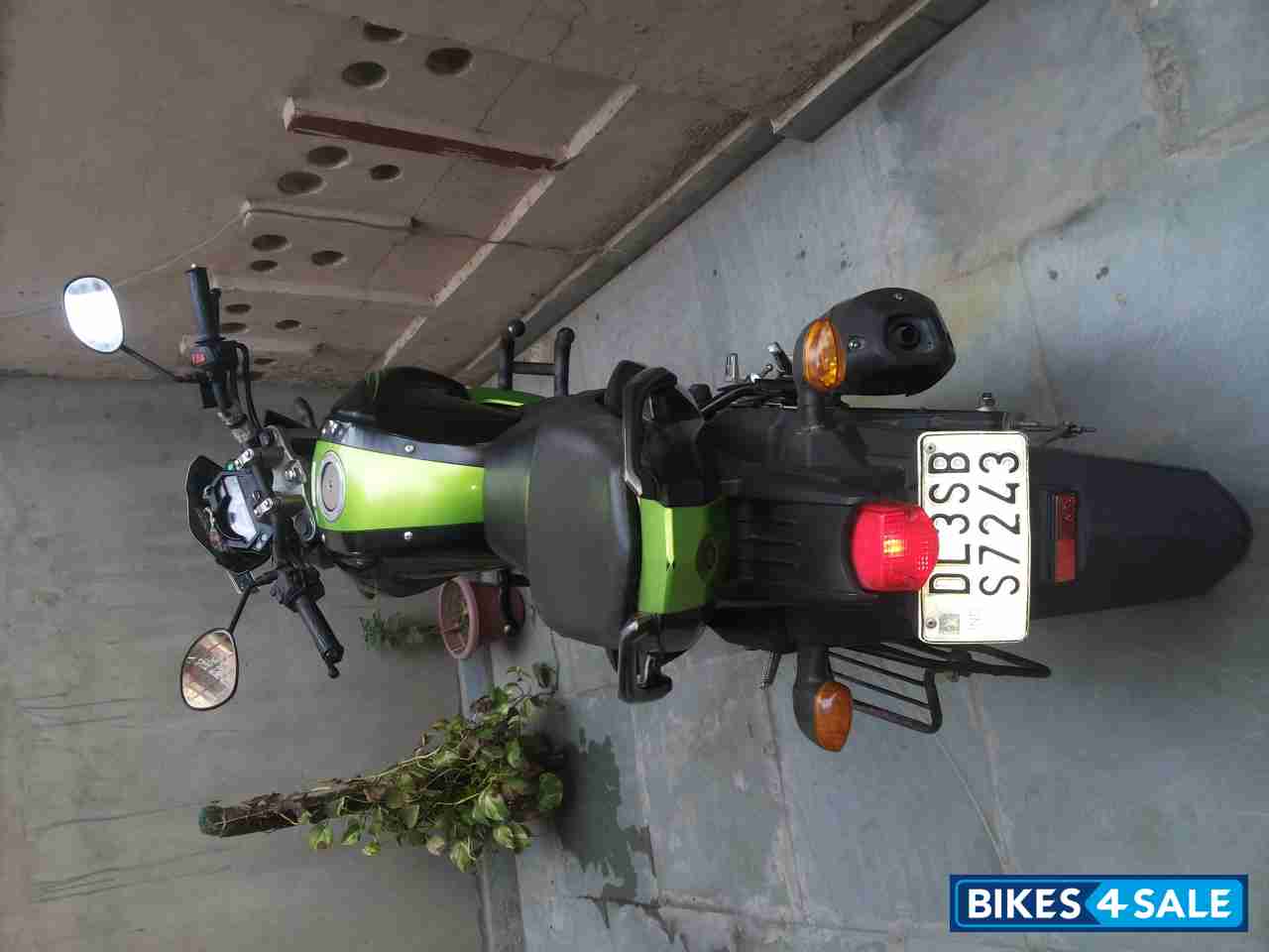 Black & Green Yamaha FZ-S