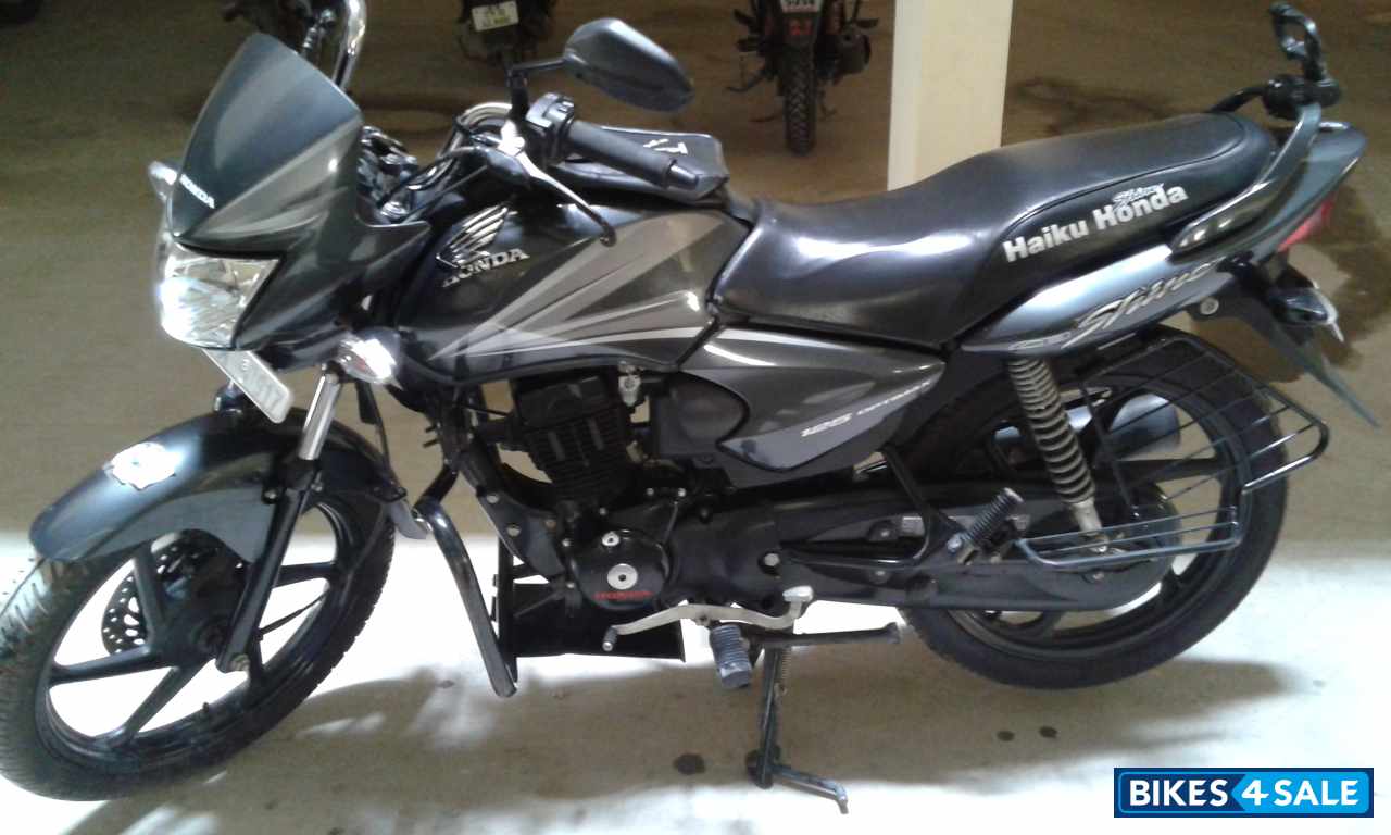 honda shine gray colour bike