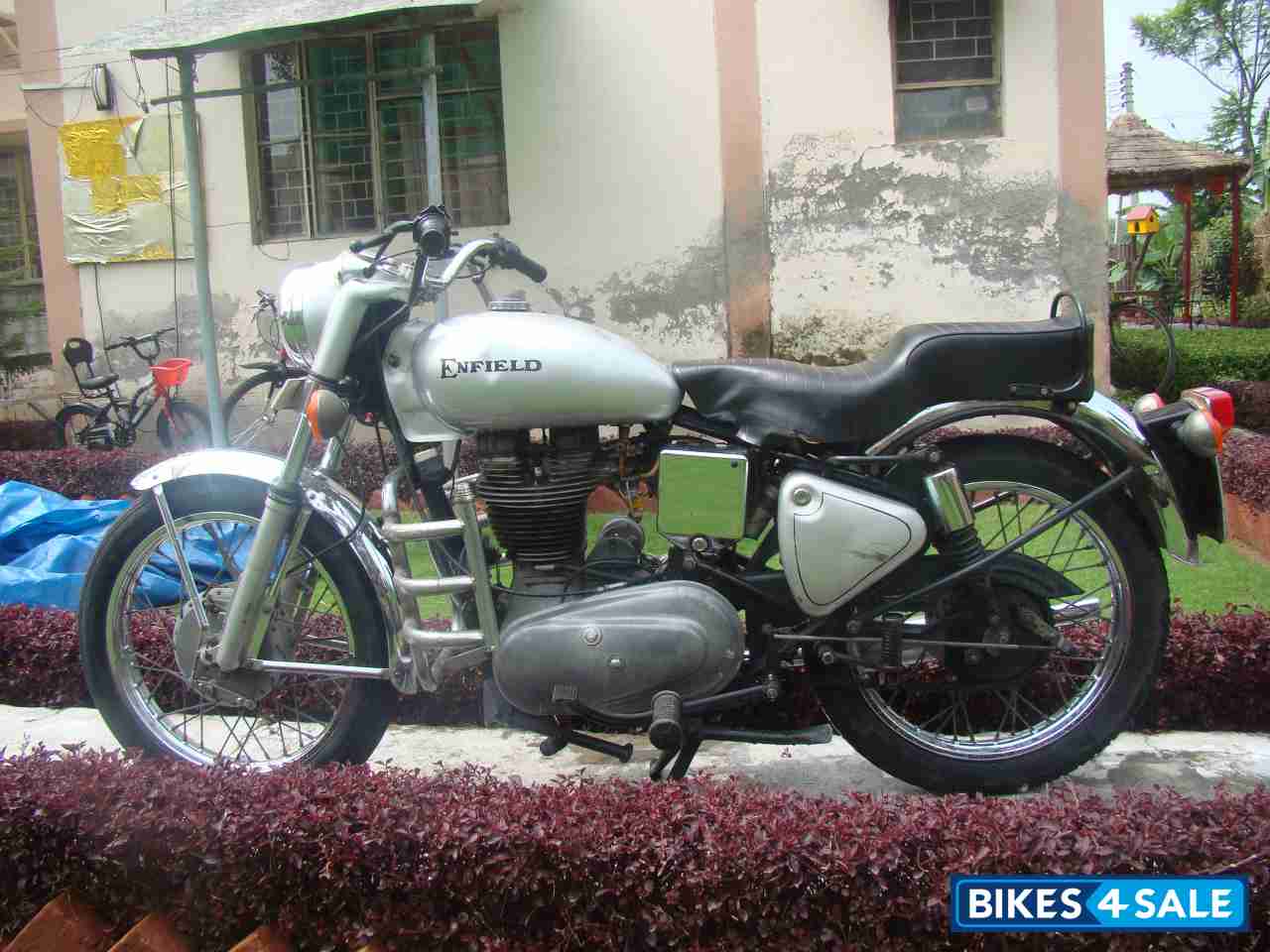 Silver Royal Enfield Bullet Campus