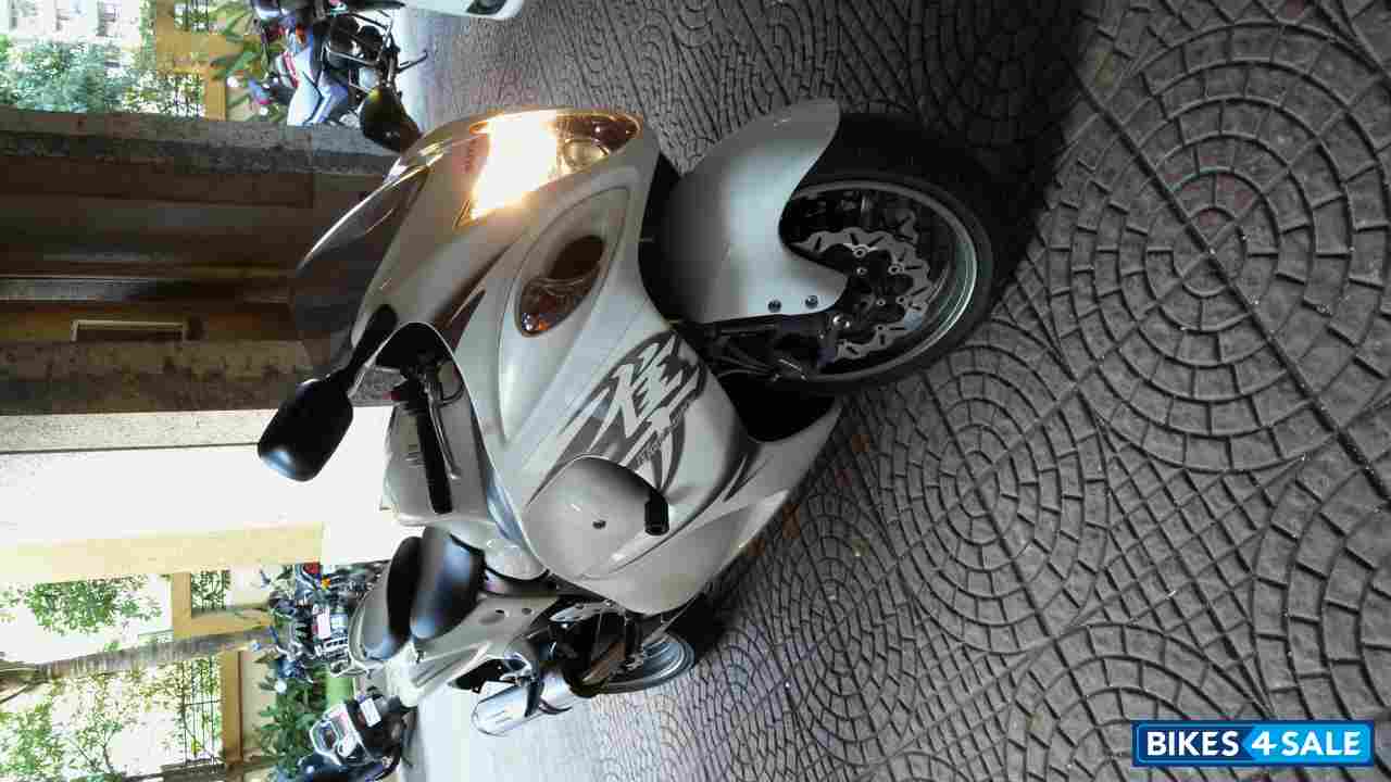 White Suzuki Hayabusa GSX1300R