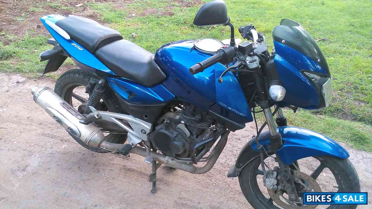 Blue Bajaj Pulsar 200 DTSi