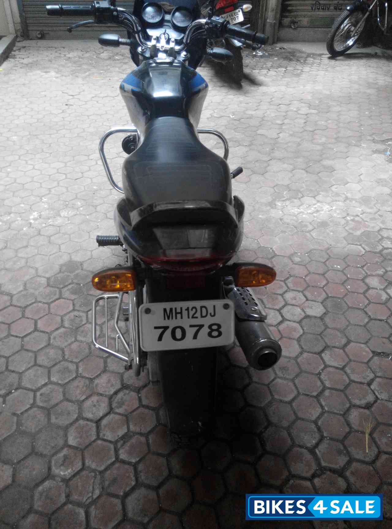 Blue Bajaj Discover DTSi 125 Blue Bajaj Discover DTSi 125