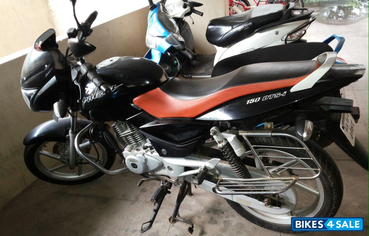 Black Bajaj Pulsar 150 DTSi