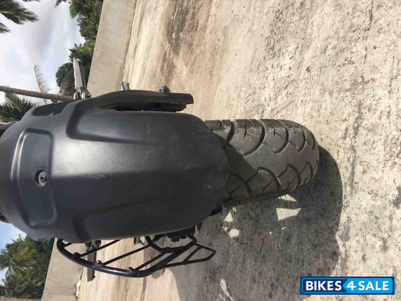 Metallic White Bajaj Pulsar 200 NS Metallic White Bajaj Pulsar 200 NS