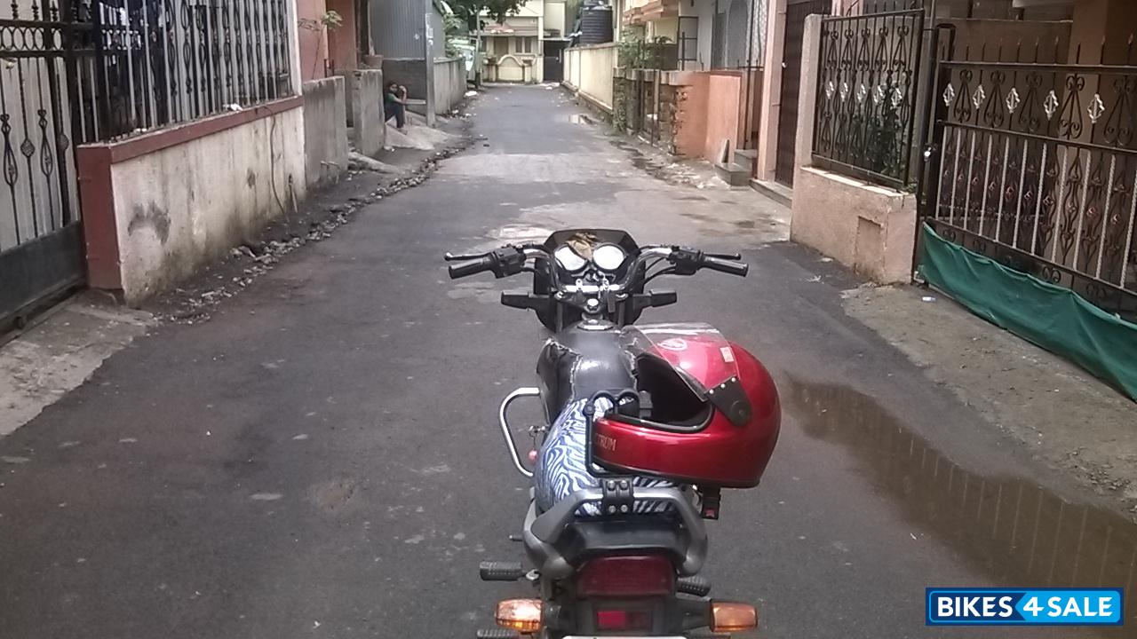 Black Bajaj CT 100