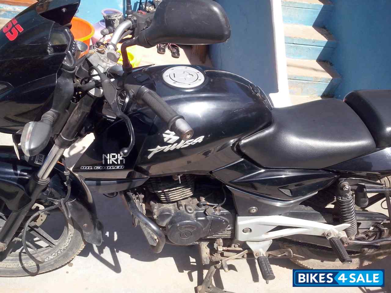 Black Bajaj Pulsar 200 DTSi