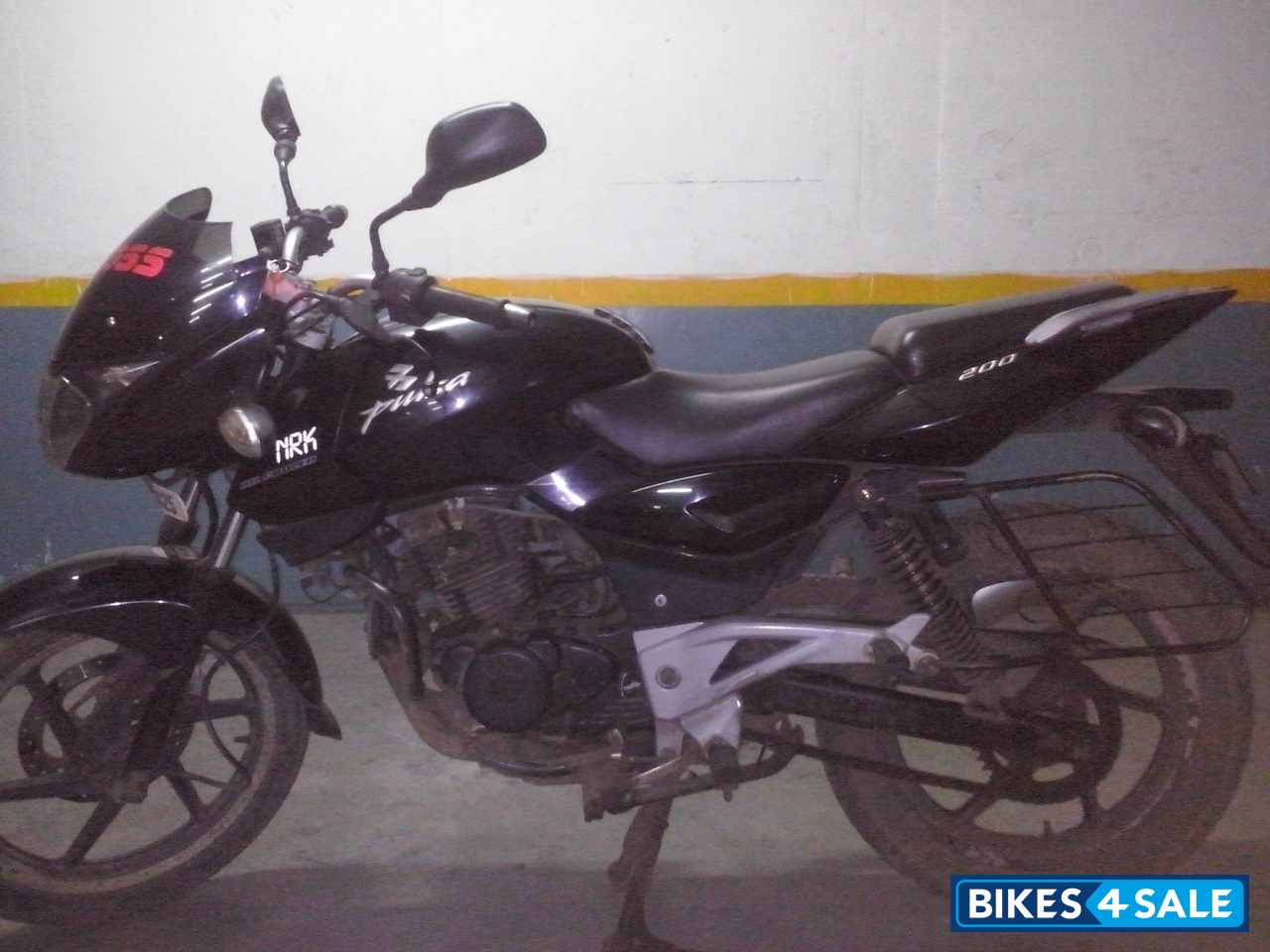 Black Bajaj Pulsar 200 DTSi