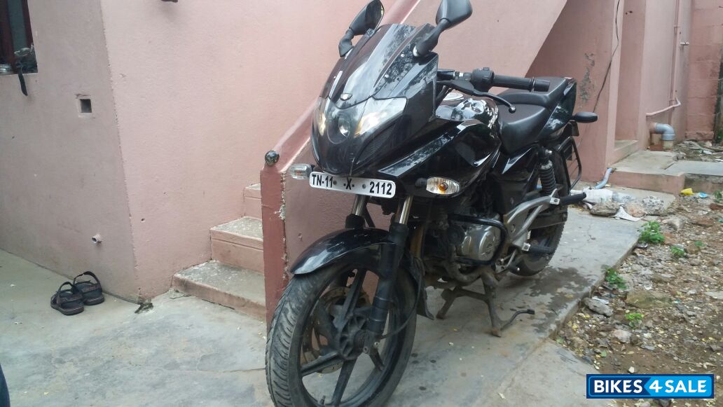 Black Bajaj Pulsar 220 DTSi