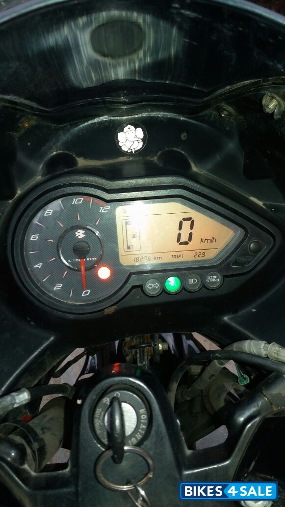 Black Bajaj Pulsar 220 DTSi