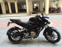 Black Bajaj Pulsar 200 NS