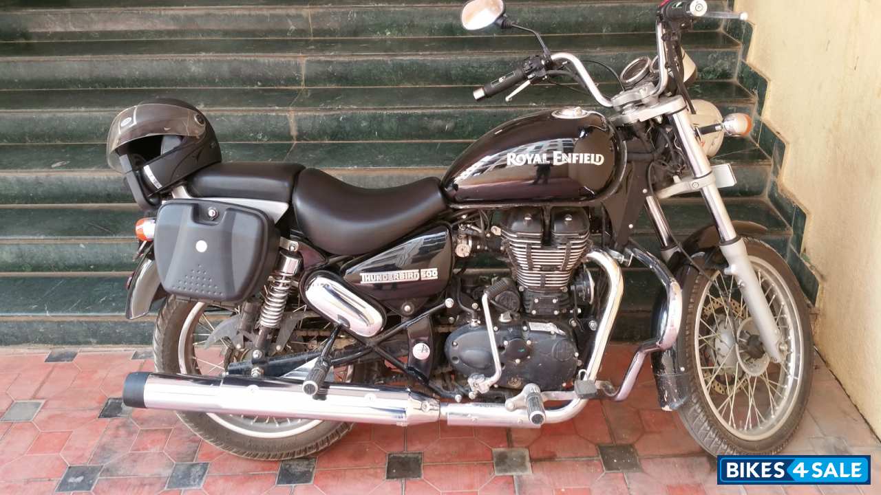 Black Royal Enfield Thunderbird 500