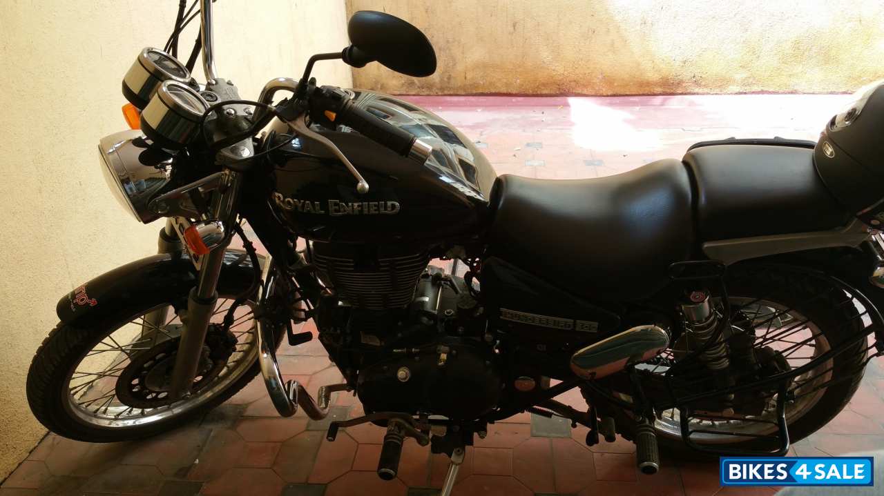 Black Royal Enfield Thunderbird 500 Black Royal Enfield Thunderbird 500