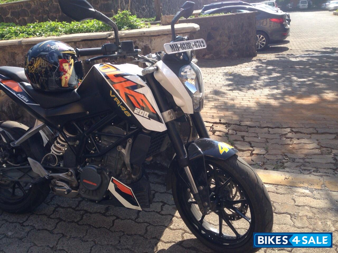White/orange KTM Duke 200