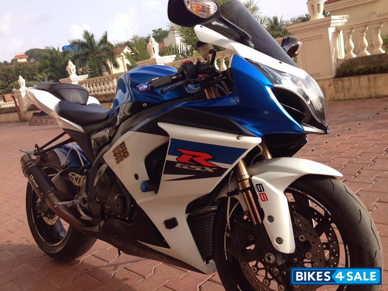 White & Blue Suzuki GSX R1000